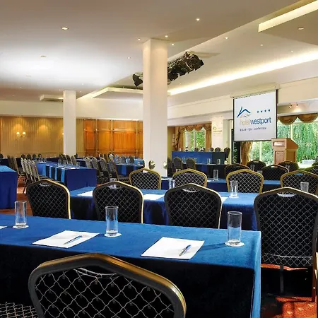 Westport - Leisure And Conference קאסלבר